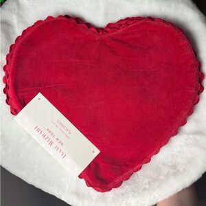 ISAAC MIZRAHI 4 PC RED VELVET HEART VALENTINE'S DAY PLACEMATS NWT